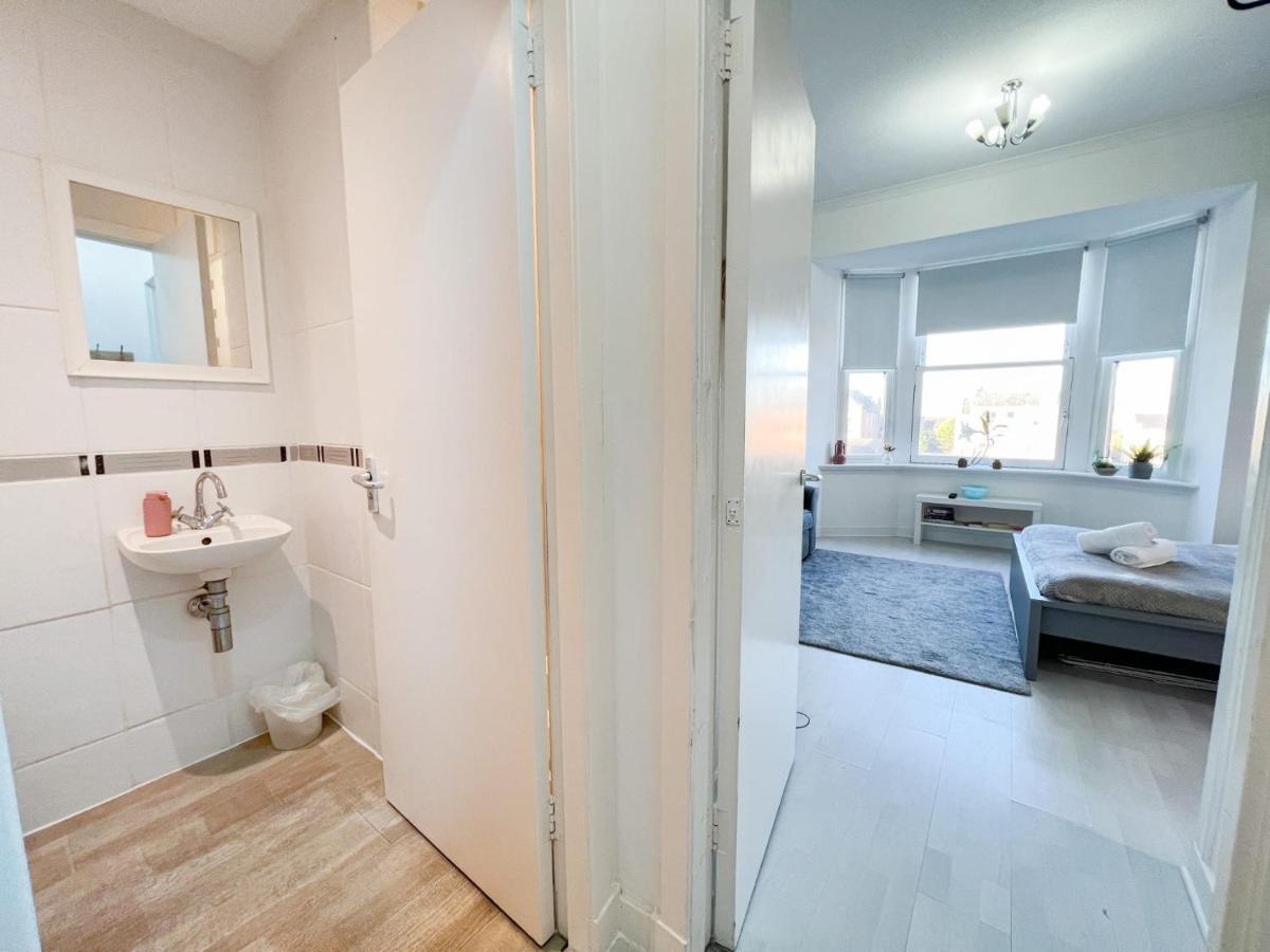 1Bd Glasgow Apartment Buitenkant foto